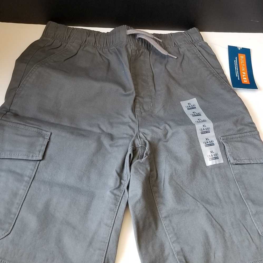 Boys cargo shorts nwt size 14-16 brand new